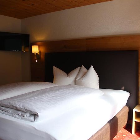 Pension Jaegerhof Санкт-Антон-ам-Арльберг Экстерьер фото